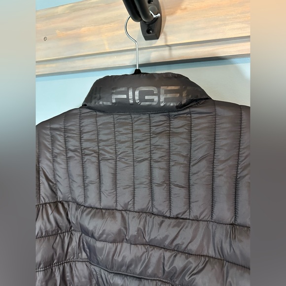 Tommy Hilfiger Men's Packable Quilted Puffer Jacket in Black - Picture 9 of 17